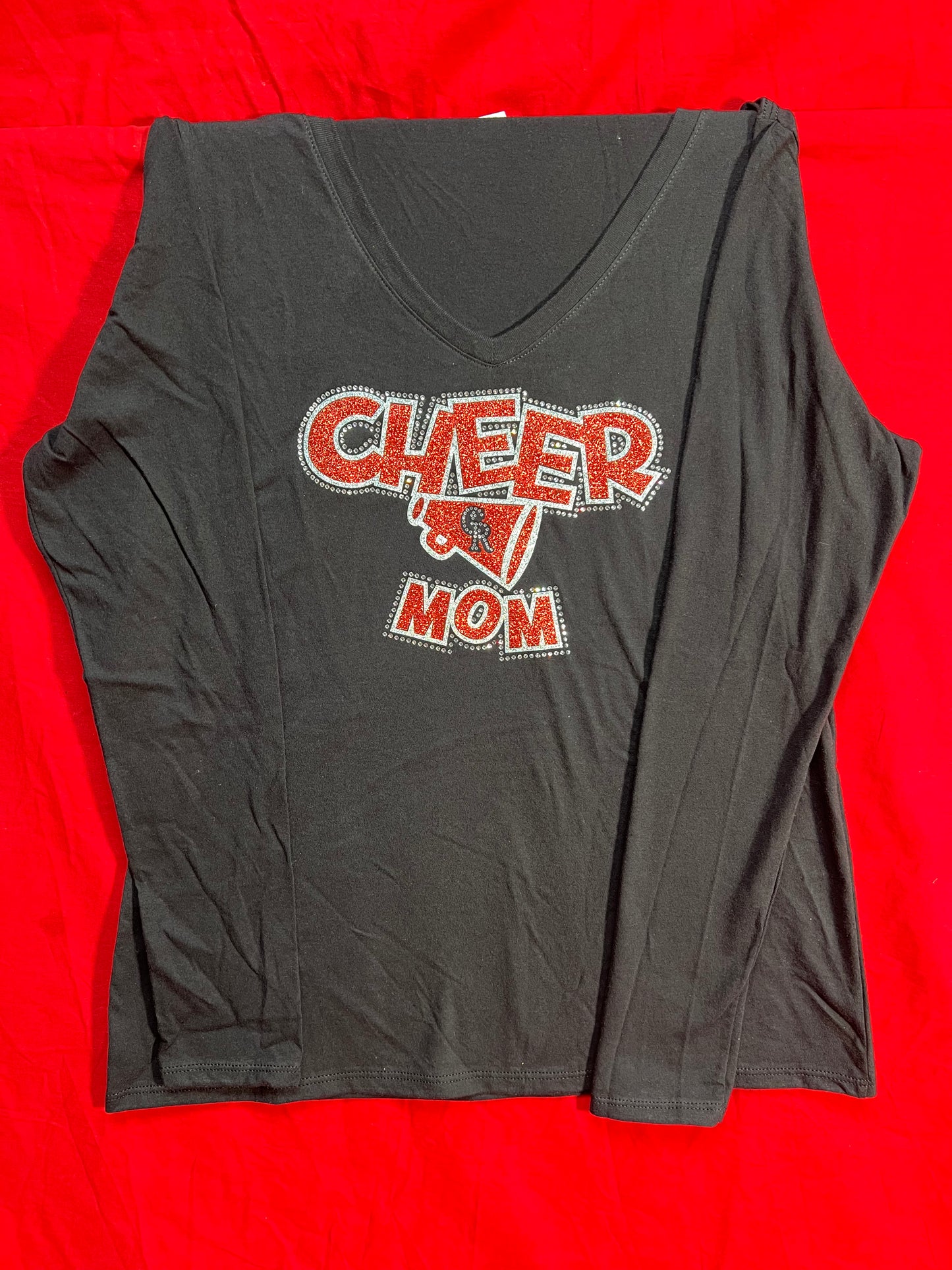 Long sleeve T-Shirt V-Neck "Cheer Mom" (black, red sparkle logo)